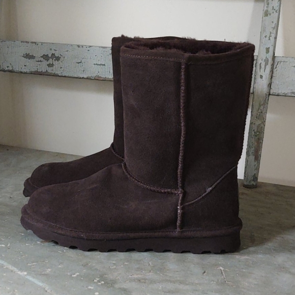 BearPaw Shoes - NWOT BearPaw Elle Short Classic Suede Boots